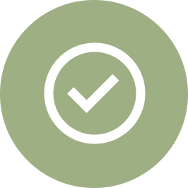 Grüner Icon mit umriss von einem Hacken und weißen Kreis